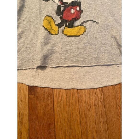 Disney, mickey mouse graphic cropped raw hem long sleeve pullover sweater sz XS - Picture 3 of 8